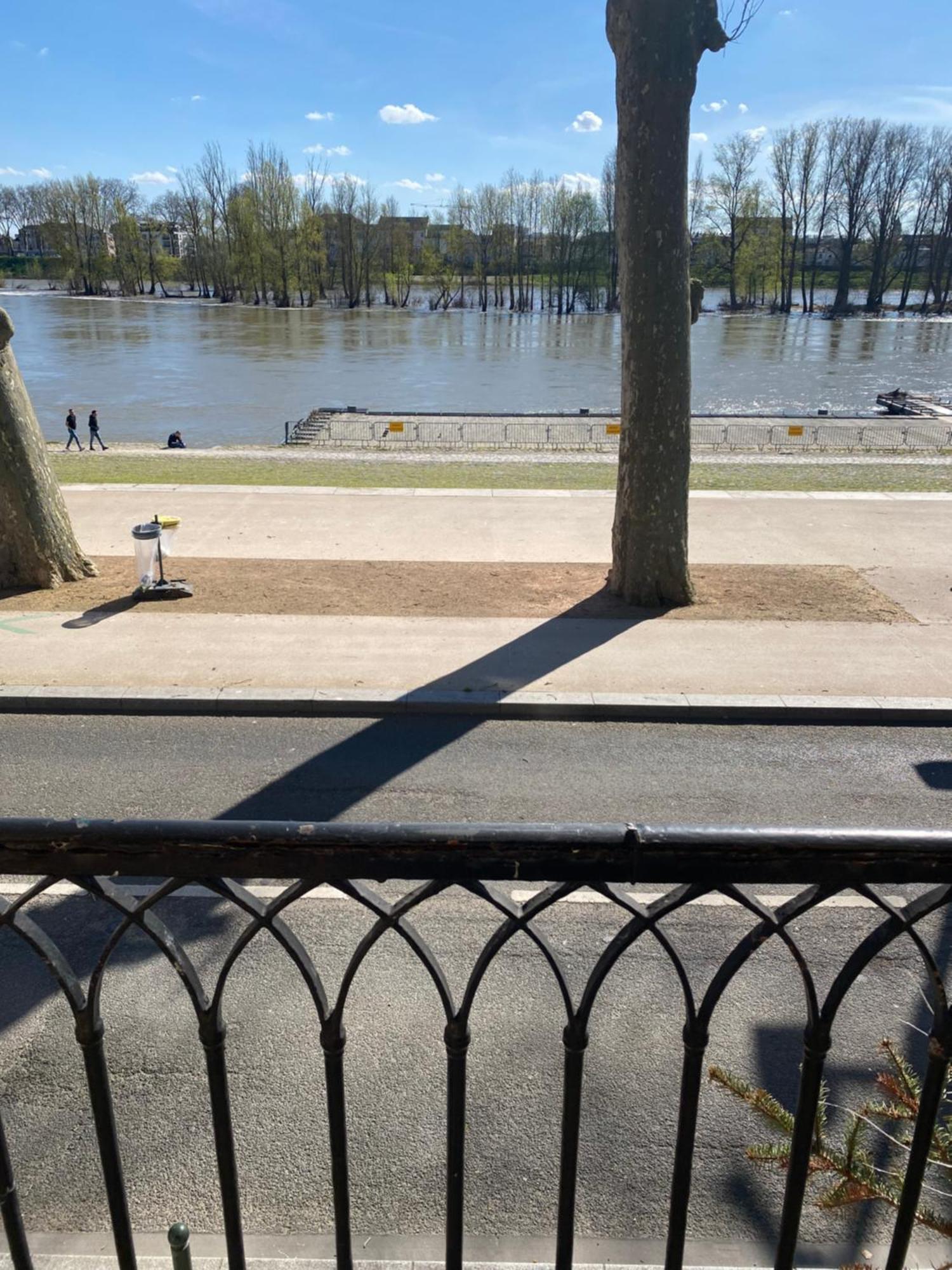 Balcon Vue Loire Parking A 50M Apartment Orleans Luaran gambar